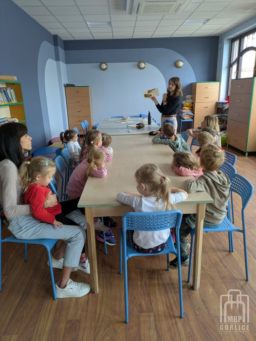 Biblioteka Gorlice, Mała książka Wielki człowiek Dzieci słuchaja ksiązki o bobrach